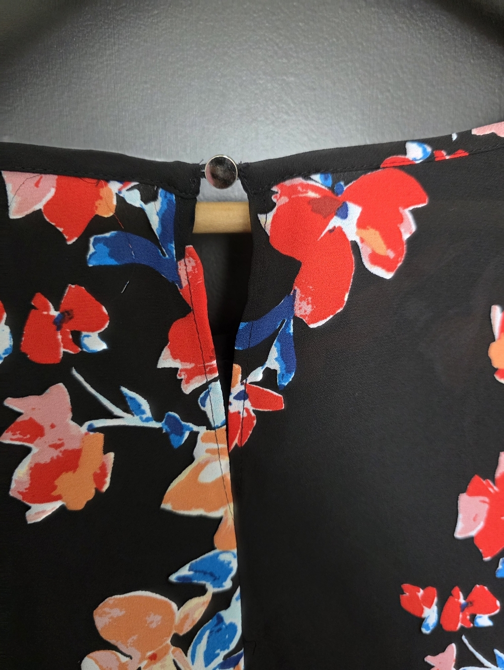 Zac & Rachel Floral Bell-Sleeve Blouse - Black Red Sz 1X Lace Trim Coastal - Picture 9 of 9